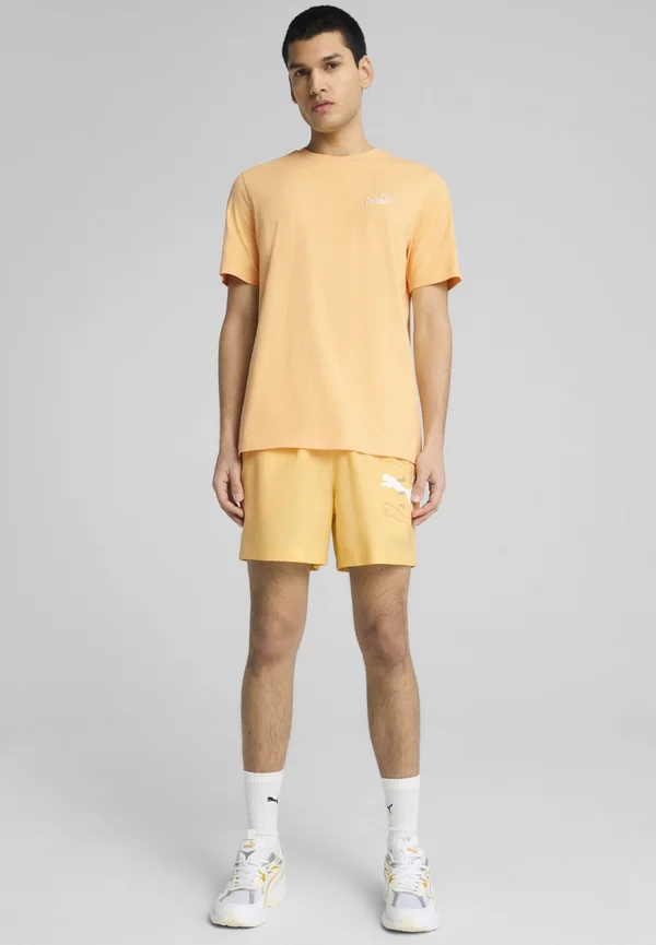 SMALL LOGO - Basic T-shirt - almost apricot