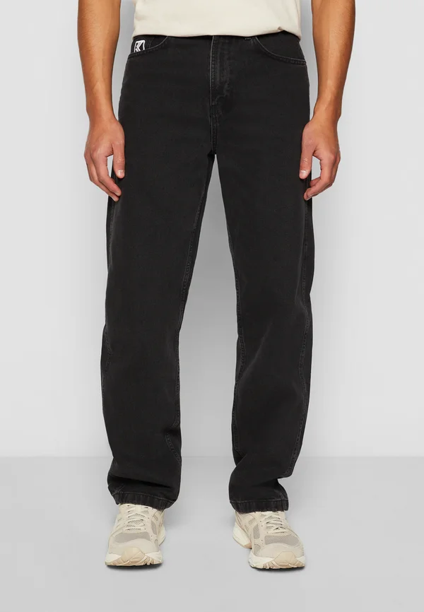 SMALL SIGNATURE BAGGY - Relaxed fit jeans - vintage black