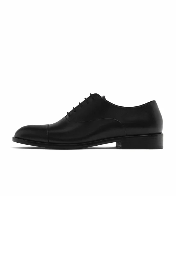 Smart lace-ups - black
