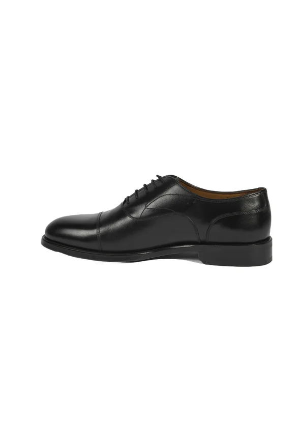 Smart lace-ups - black