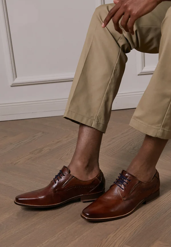 Smart lace-ups - cognac