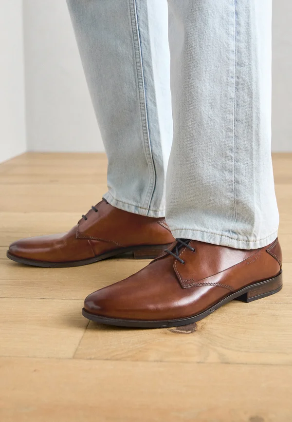Smart lace-ups - cognac