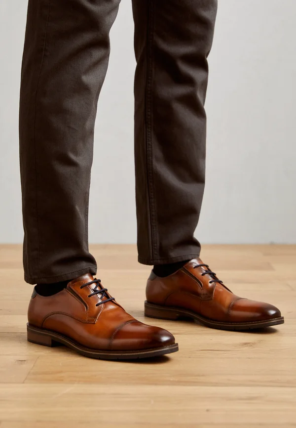 Smart lace-ups - yellow