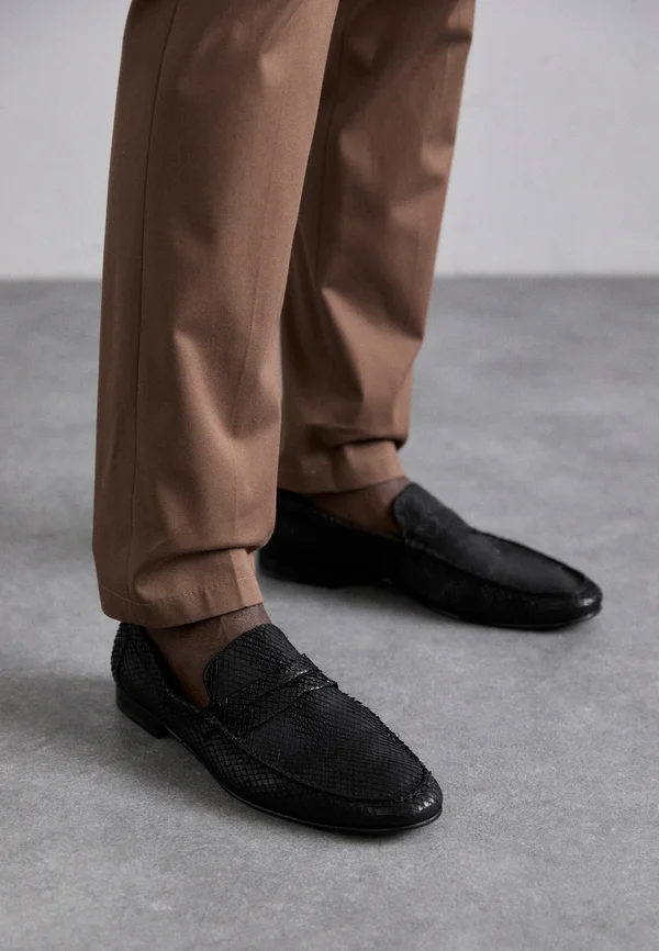 Smart slip-ons - black