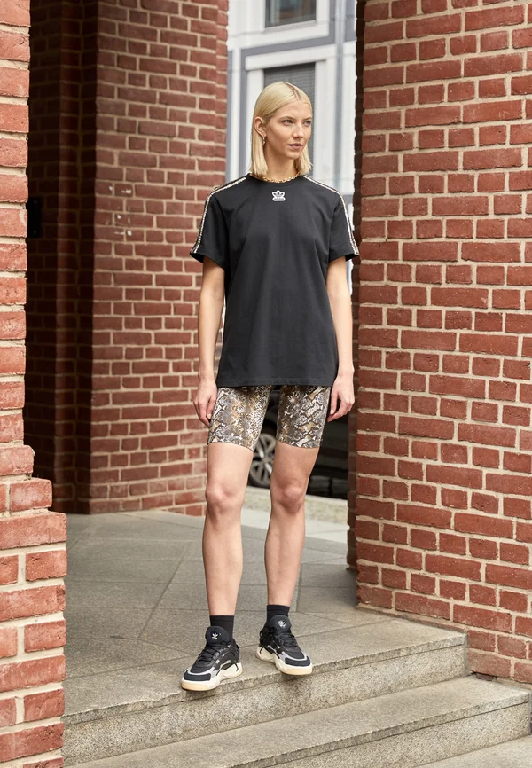 SNAKETEE - Print T-shirt - black