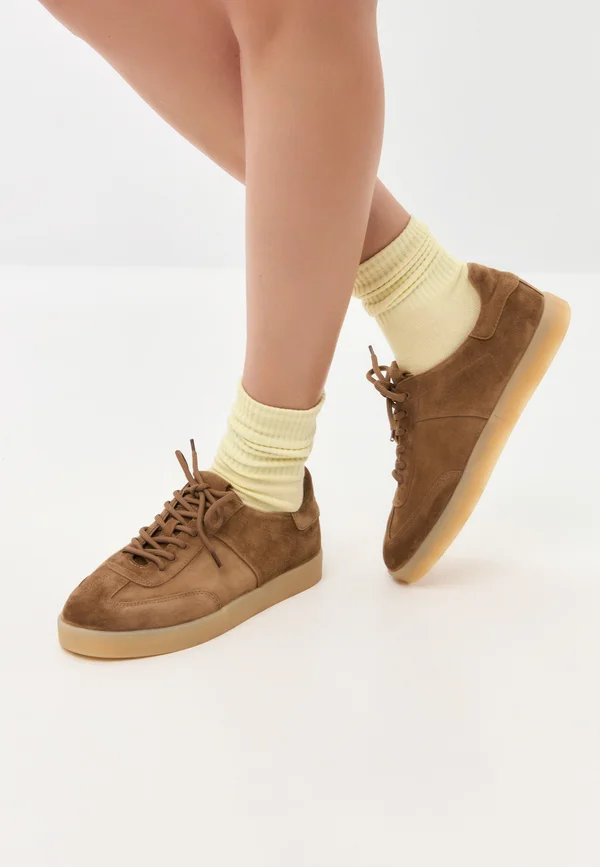 SNEAKERS LIGHTWEIGHT - Trainers - brown