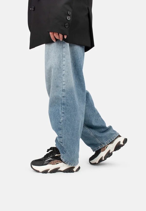 SNEAKERS - Trainers - black with combination