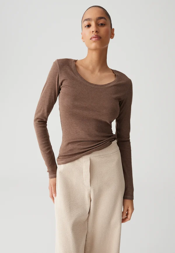 SOFT SLIM FIT BASIC - Long sleeved top - cocoa
