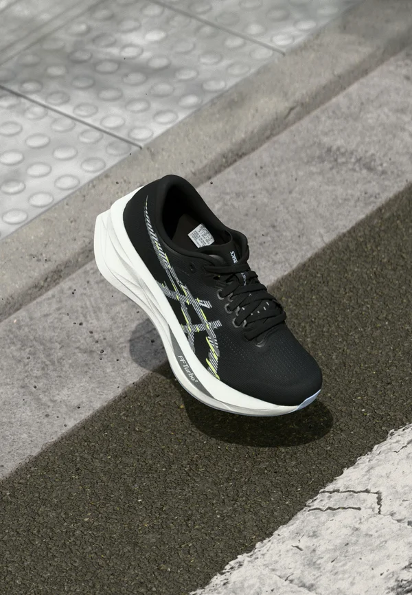 SONICBLAST - Road running shoes - black/blue fade