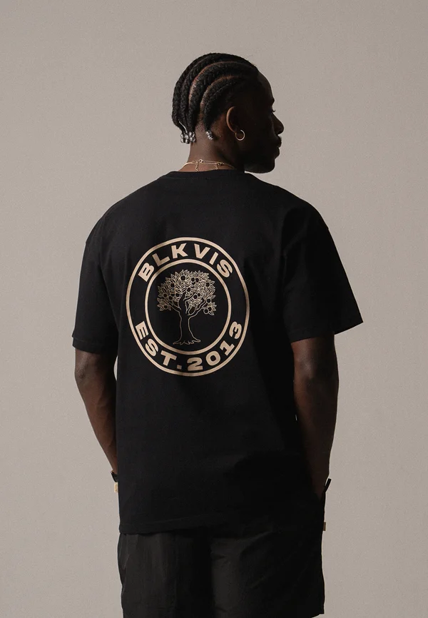 SOURCE TEE - Print T-shirt - black
