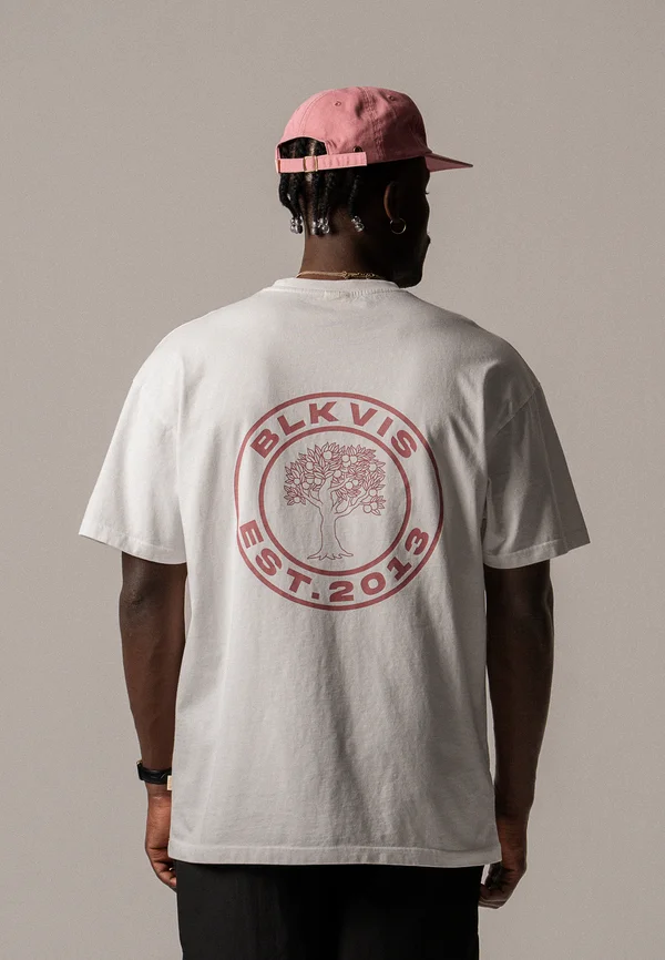 SOURCE TEE - Print T-shirt - white