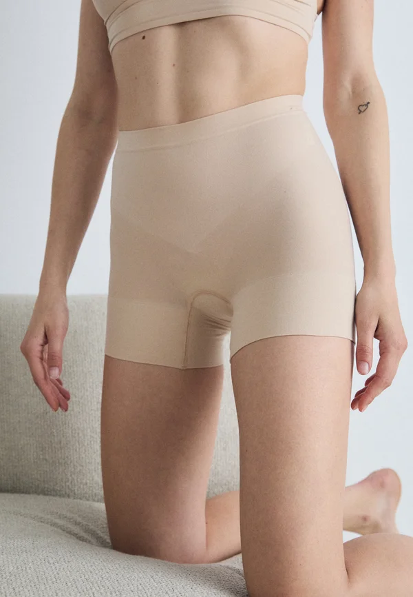 SPANXSCULPT™ SEAMLESS POWER SHORTY - Pants - soft nude