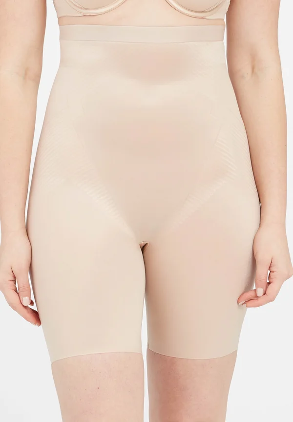 SPANXSHAPE™ INVISIBLE HIGH-WAISTED MID-THIGH SHORT - Shapewear - champagne beige