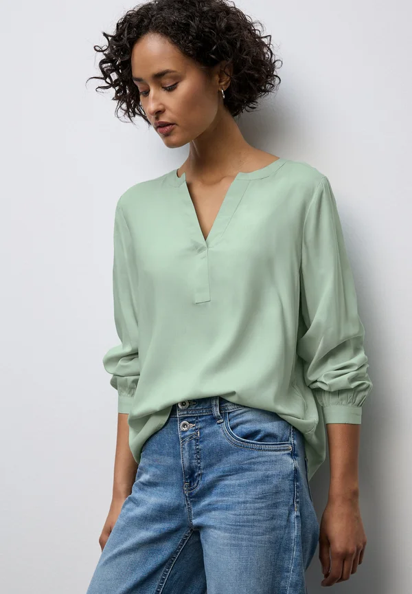 SPLIT NECK - Blouse - grün