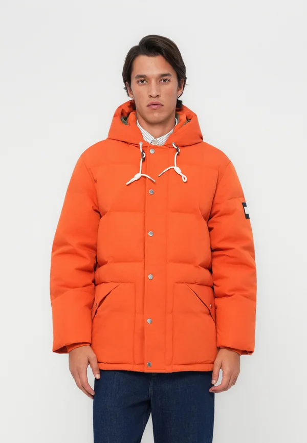 SQUARE BAFFLED - Down jacket - voyager orange