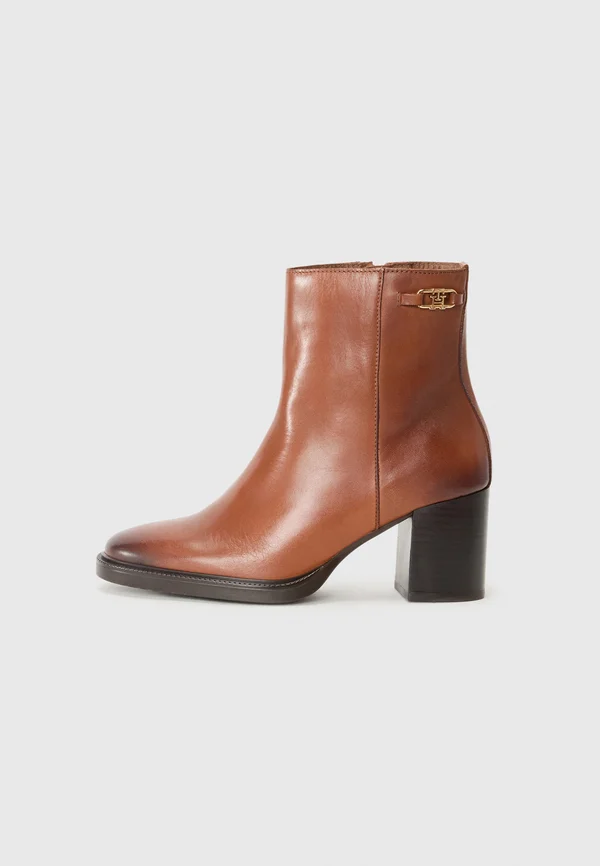 STACKED - Ankle boots - tawny russet