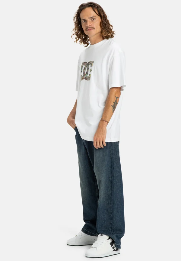 STAR FILLED HSS - Print T-shirt - white