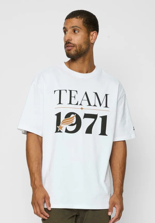 STARTER HERREN STARTER TEAM 1971 OVERSIZE TEE - Print T-shirt - white