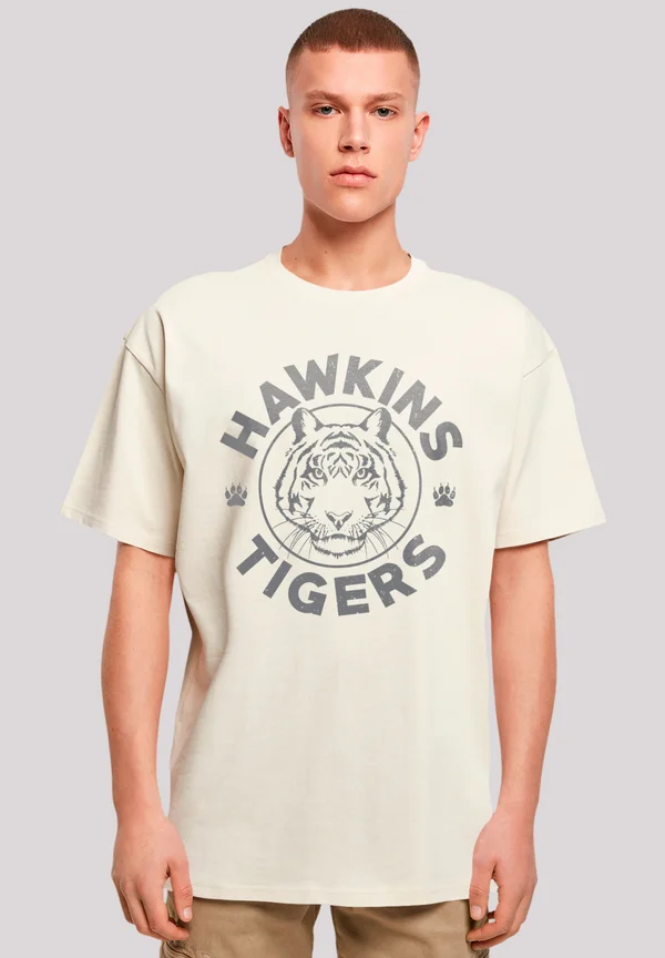 STRANGER THINGS HAWKINS TIGER NETFLIX TV SERIES - Print T-shirt - sand