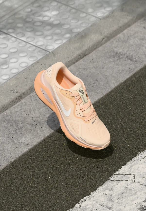 STRUCTURE 26 - Road running shoes - guava ice/sail/silt red/orange chalk/cave stone