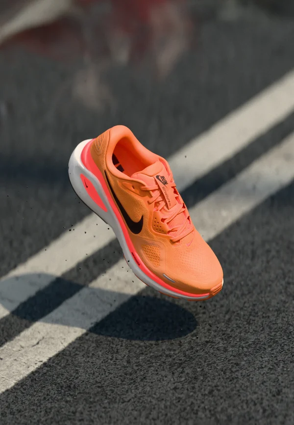 STRUCTURE 26 - Road running shoes - total orange/black/total crimson/chalk