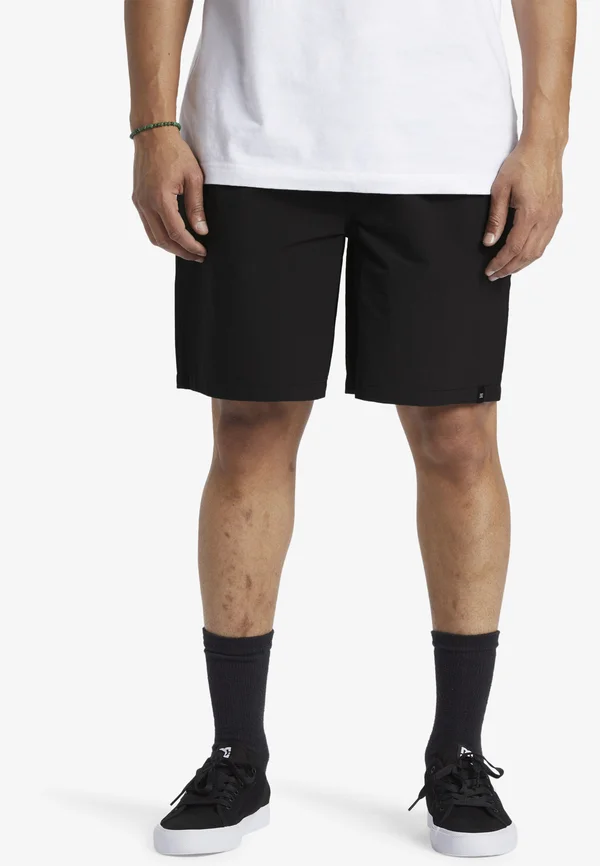 STRYKER - Shorts - kvj black