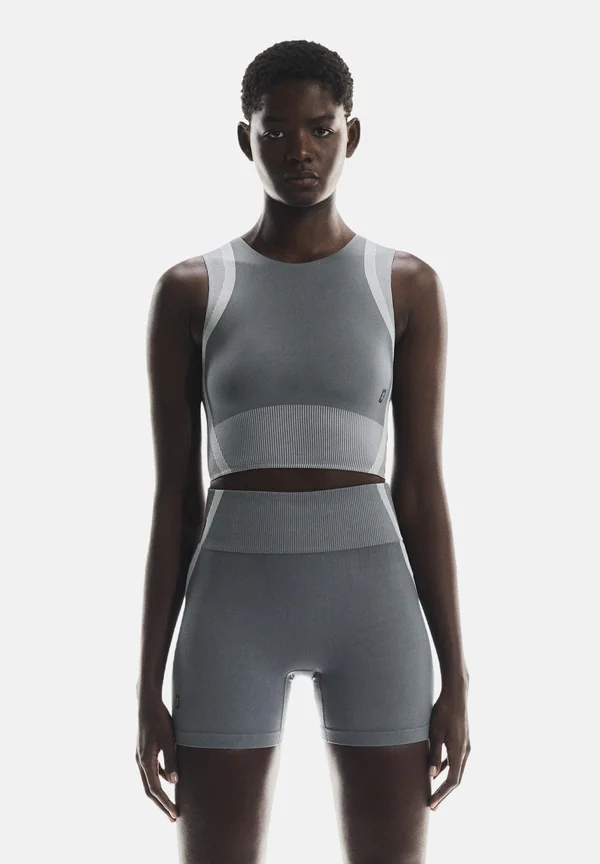 STUDIO CROP - Top - rock   glacier