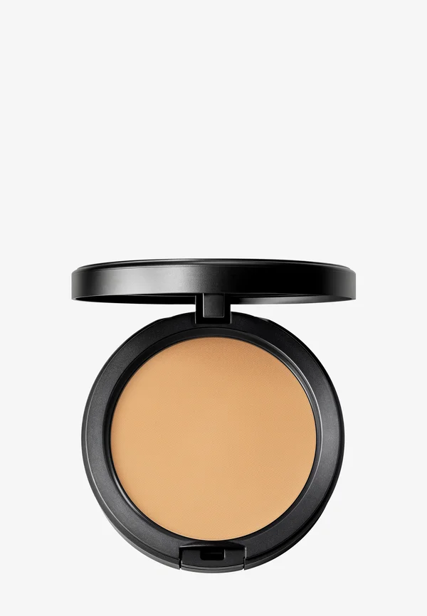 STUDIO FIX POWDER PLUS FOUNDATION - Foundation