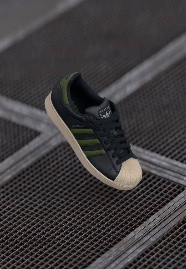 SUPERSTAR II UNISEX - Trainers - core black/tech olive/beige