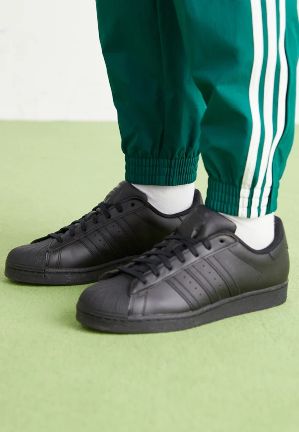 SUPERSTAR - Trainers - core black