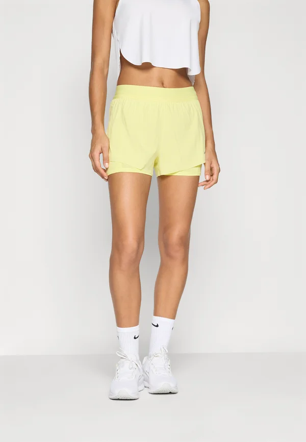 SWIFT - 2-in-1 shorts - light zitron/reflective silver-coloured