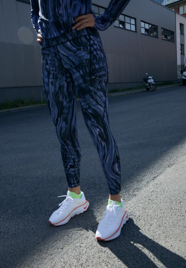 SWIFT - Running tights - world indigo/silver-coloured