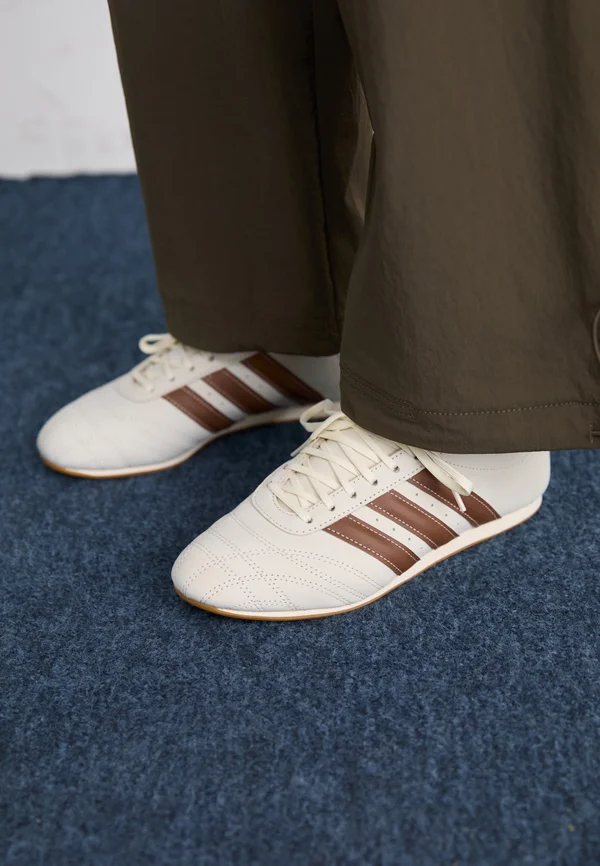 TAEKWONDO - Trainers - off white/preloved brown/gum