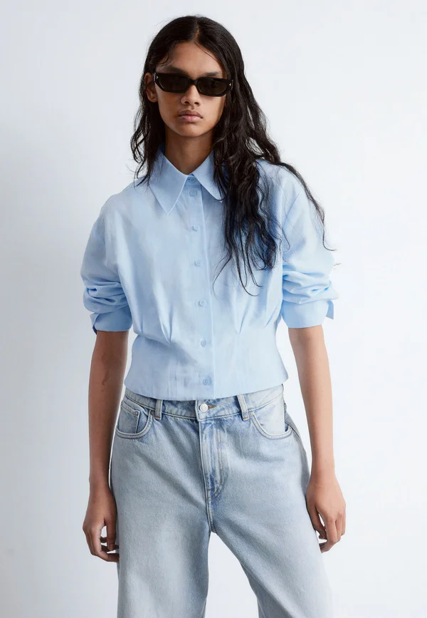 TAPERED - Button-down blouse - light blue