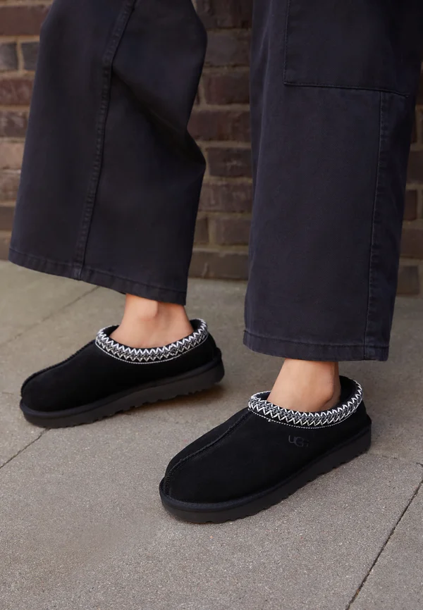 TASMAN - Slippers - black