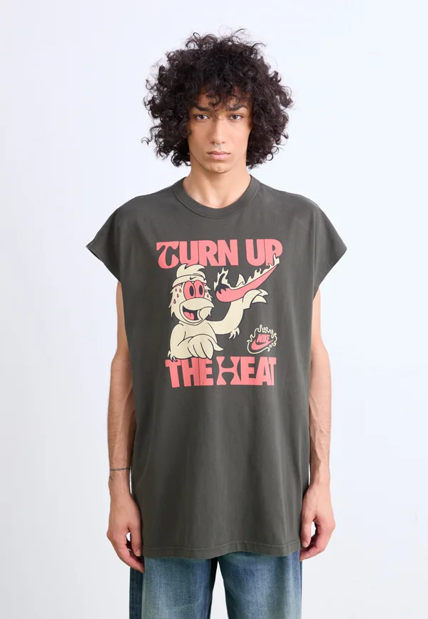 TEE HOT ONES - Print T-shirt - sequoia