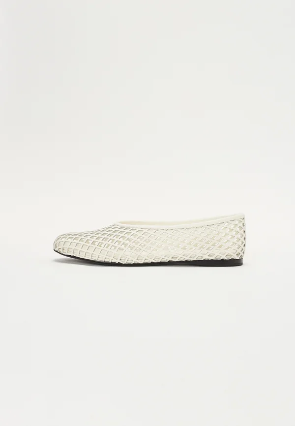 TEE PERFORATED BALLERINA FLATS - Ballet pumps - ivory