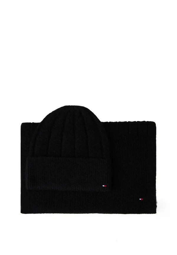TH FLAG FLUFFY BEANIE SCARF SET  - Beanie - black