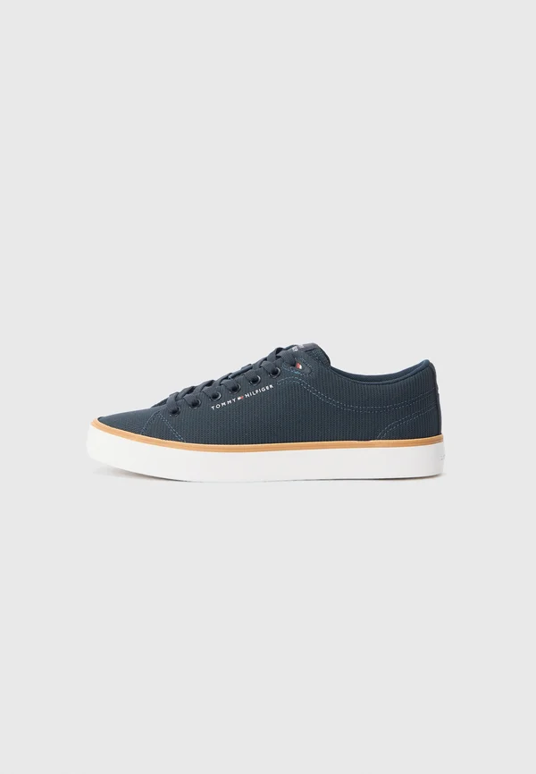 TH VULC CORE - Trainers - desert sky