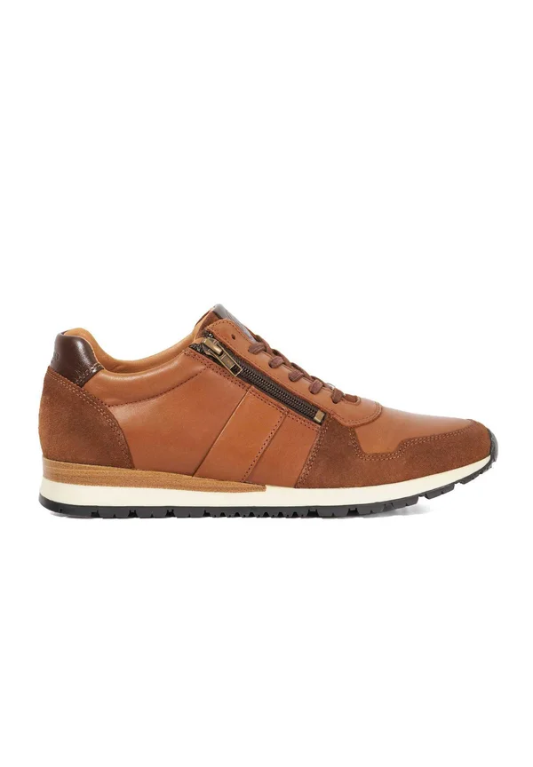 THAME WIDE FIT - Trainers - tan