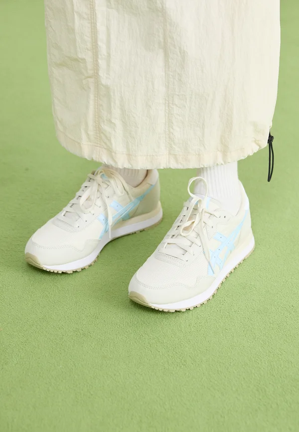 TIGER RUNNER II - Trainers - cream/light blue
