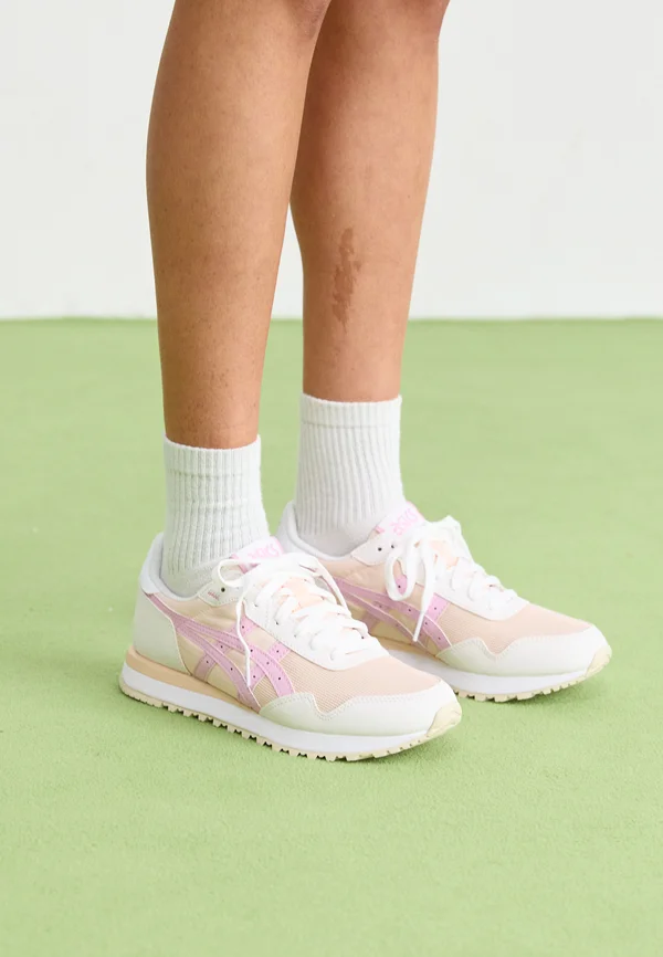 TIGER RUNNER II - Trainers - pearl pink/rose water