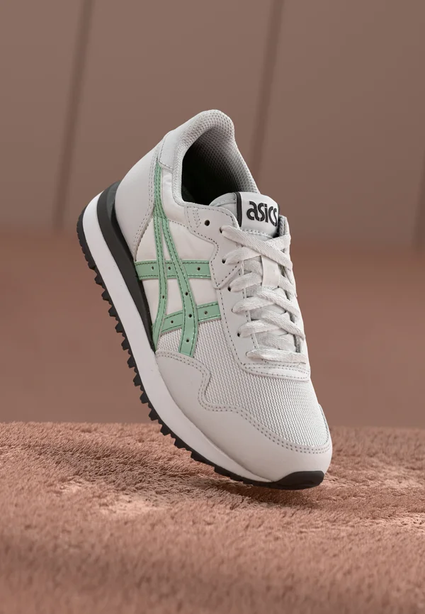 TIGER RUNNER II UNISEX - Trainers - white/dark mint