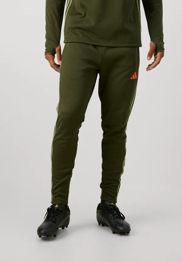 TIRO25 ESSENTIALS WINTERIZED TRAINING PANTS SLIM MEN - Tracksuit bottoms - night cargo/tent green/impact orange