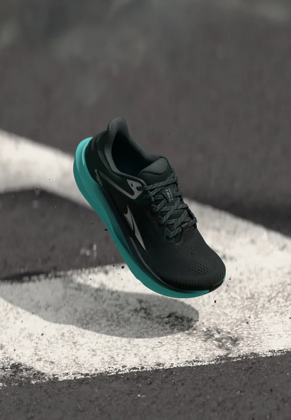 TORIN 8 GTX - Road running shoes - black/mint