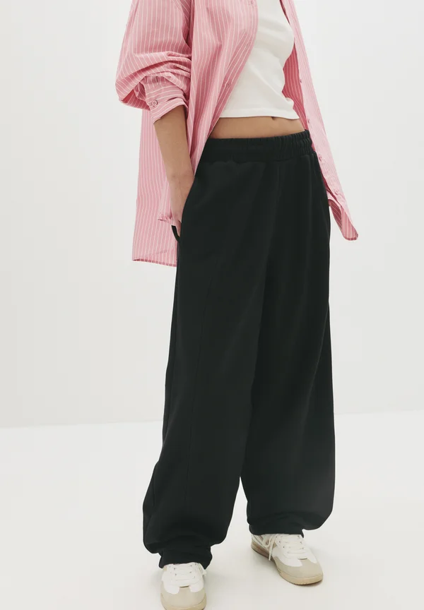 Tracksuit bottoms - black