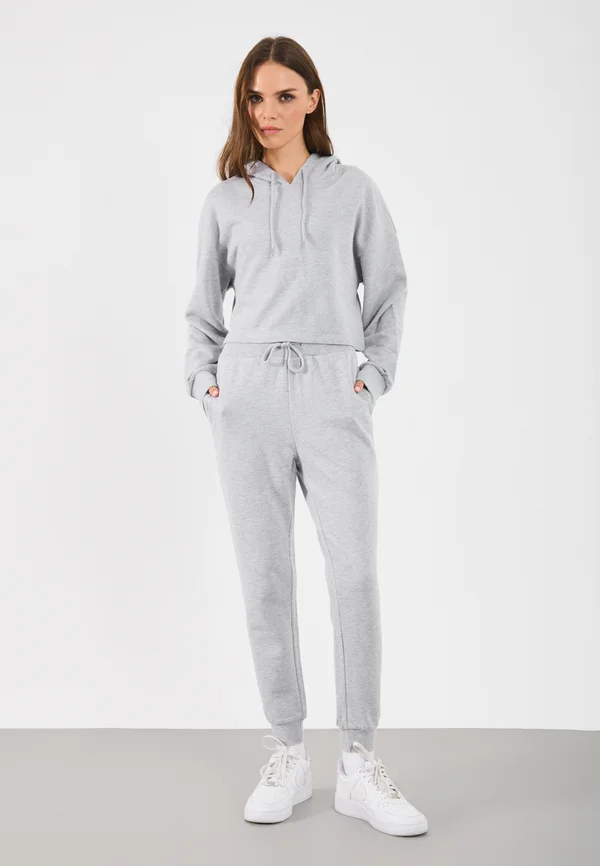Tracksuit - h10b