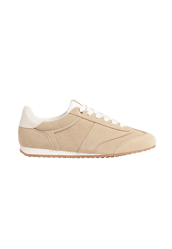 Trainers - beige
