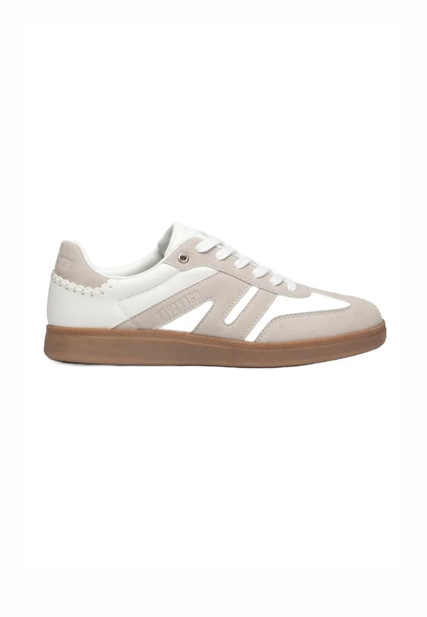 Trainers - beige