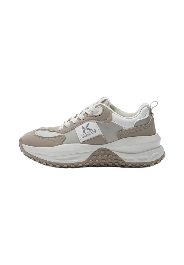 Trainers - beige